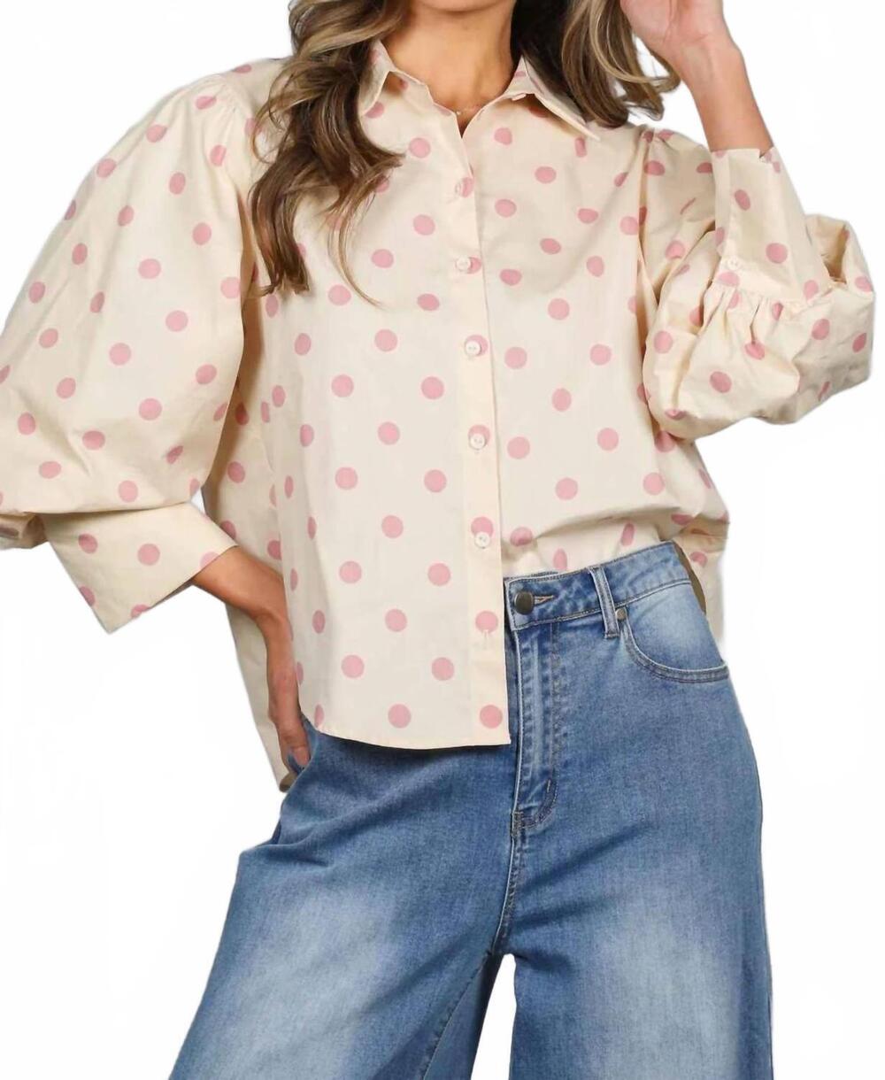 NEW VINE & LOVE playful polka dot puff sleeve top in taupe/pink